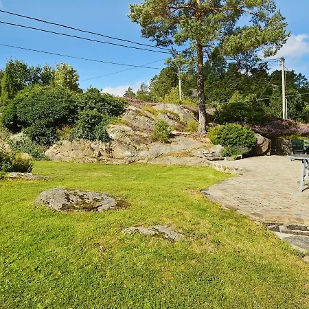 10 Person In Tvedestrand-by Traum