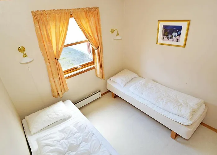 10 Person In Tvedestrand-by Traum * Tvedestrand