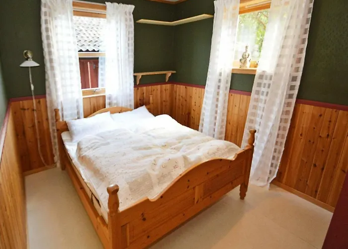 10 Person In Tvedestrand-by Traum