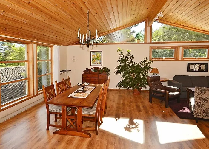 10 Person In Tvedestrand-by Traum Tvedestrand